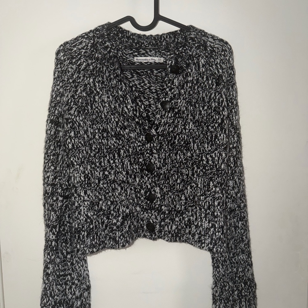 Abercrombie & Fitch Black and White Marled Button-Up Cardigan